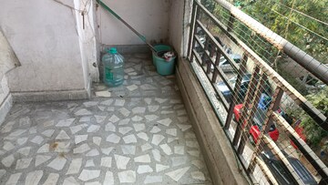 Balcony in 1 BHK Builder Floor at Vaishali Sector 6 – for Rent