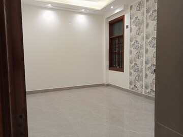 Room in 3 BHK Builder Floor at Mahavir Enclave 1 – for Sale