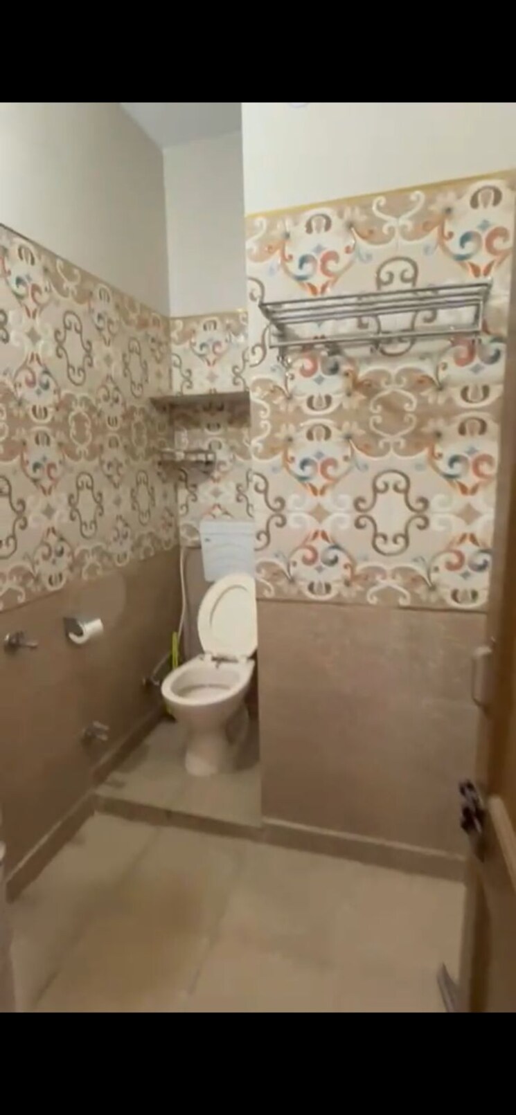 Bathroom, uttam nagar 2 Bedroom 80 Sq.Yd. Builder Floor In Uttam Nagar Delhi 9648441