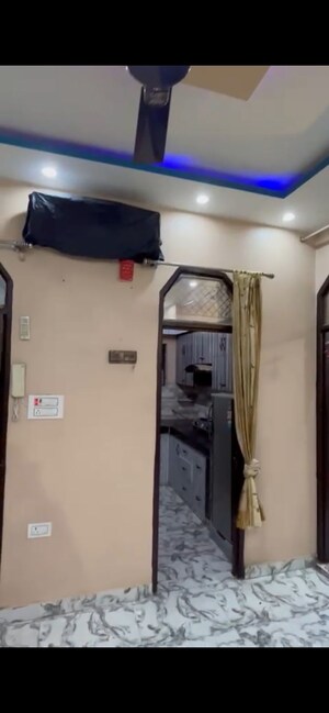Team Area in 2 BHK Builder Floor at Uttam Nagar – for Rent