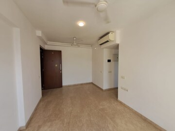 Room in 2 BHK Apartment at Hiranandani Castle Rock, Powai – for Rent