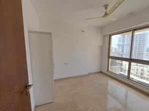 Room in 2 BHK Apartment at Hiranandani Castle Rock, Powai – for Rent