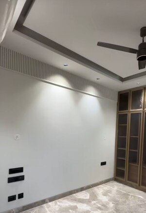 Room in 4 BHK Builder Floor at Adani Samsara, Sector 60 – for Sale