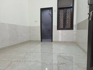 Room in 2 BHK Builder Floor at Shakti Khand 2 – for Rent