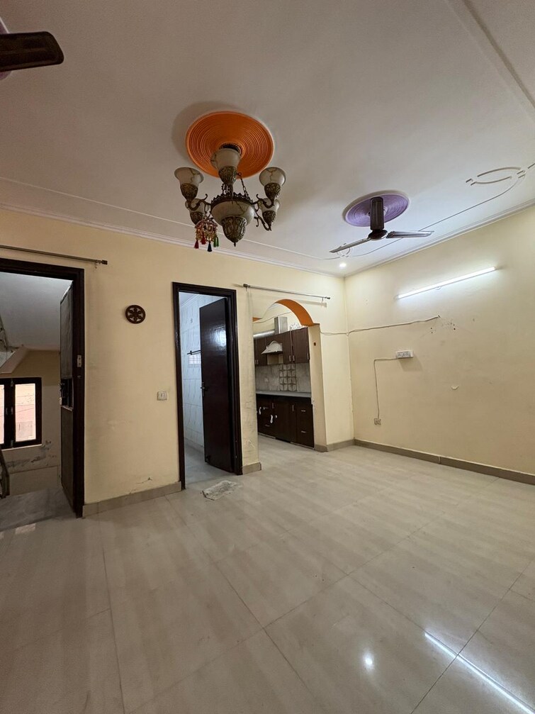 Cover Image, sainik colony 2 Bedroom 810 Sq.Ft. Builder Floor In Sainik Colony Faridabad 9648399