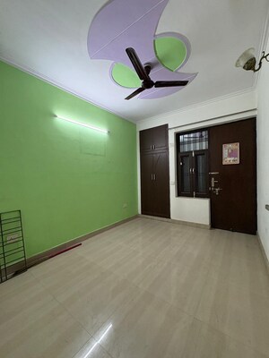 Room in 2 BHK Builder Floor at Sainik Colony – for Sale