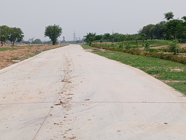 undefined, sector 69  262 Sq.Yd. Plot In Sector 69 Faridabad 9648485