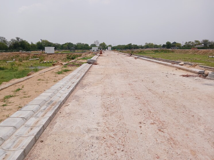 undefined, sector 69  262 Sq.Yd. Plot In Sector 69 Faridabad 9648485