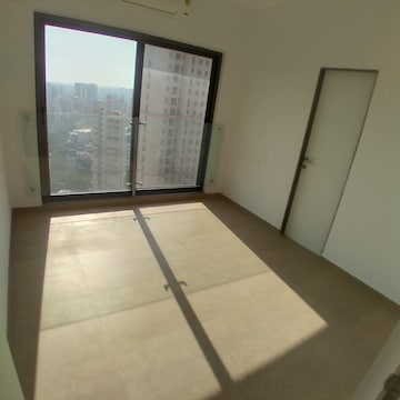 Room in 3 BHK Apartment at Kanakia Silicon Valley, Powai – for Rent