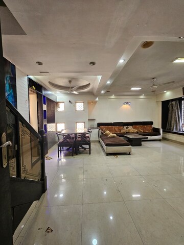 Living Room in 3.5 BHK Apartment at Zarna Enclave CHS, Kandivali East – for Rent