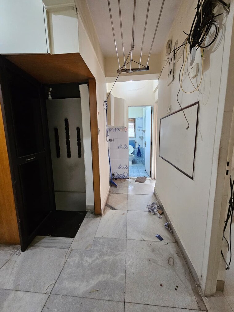 Bathroom, zarna-enclave-chs 3.5 Bedroom 1450 Sq.Ft. Apartment In Kandivali East Mumbai 9648518