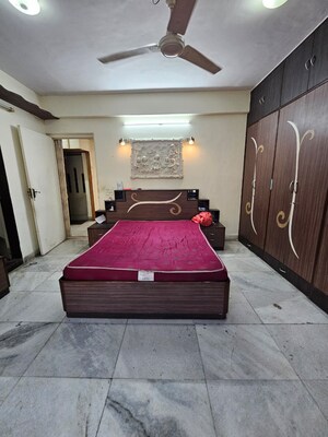 Kitchen in 3.5 BHK Apartment at Zarna Enclave CHS, Kandivali East – for Rent