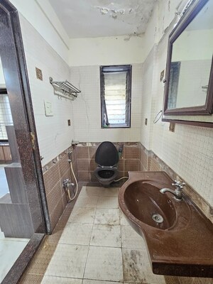 Bathroom in 3.5 BHK Apartment at Zarna Enclave CHS, Kandivali East – for Rent