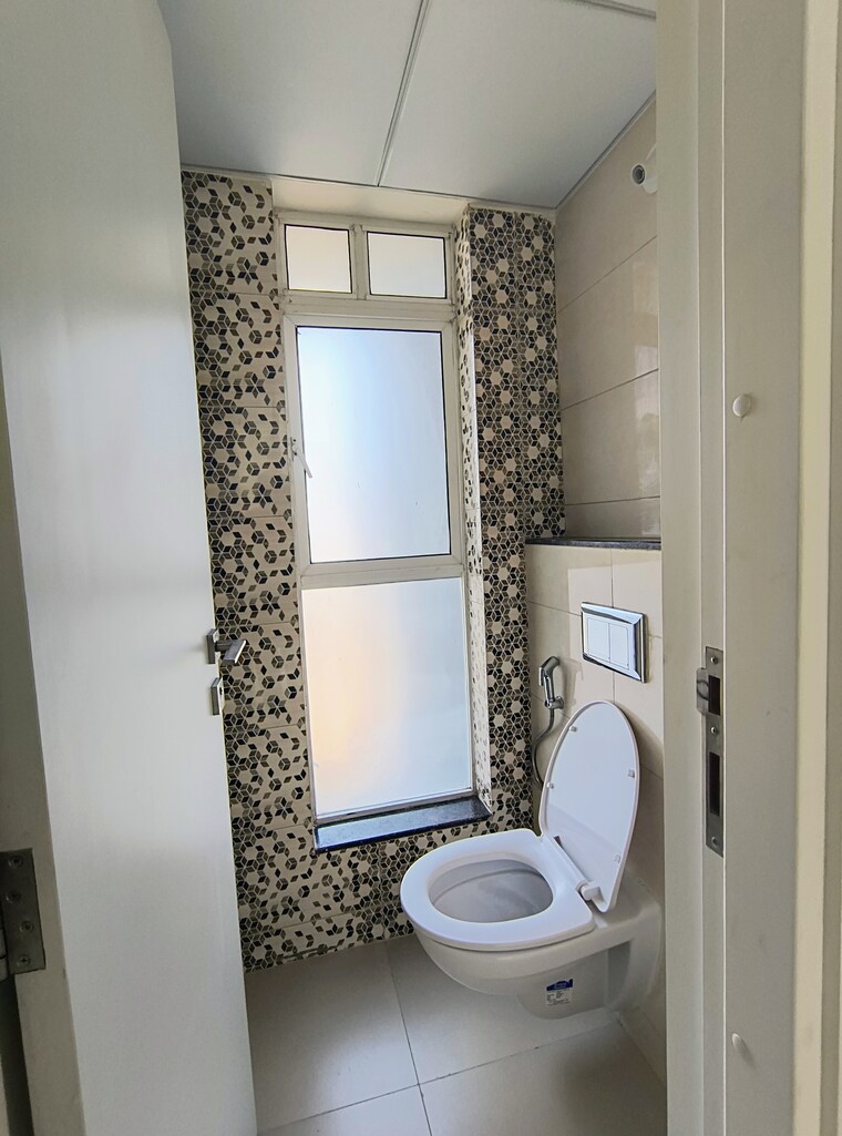Bathroom, godrej-park-ridge 1 Bedroom 433 Sq.Ft. Apartment In Manjari Pune 9648494
