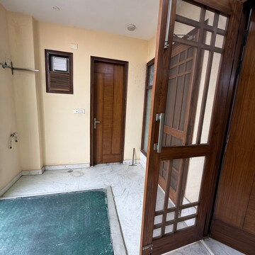 Room in 2 BHK Builder Floor at Sector 105 – for Rent