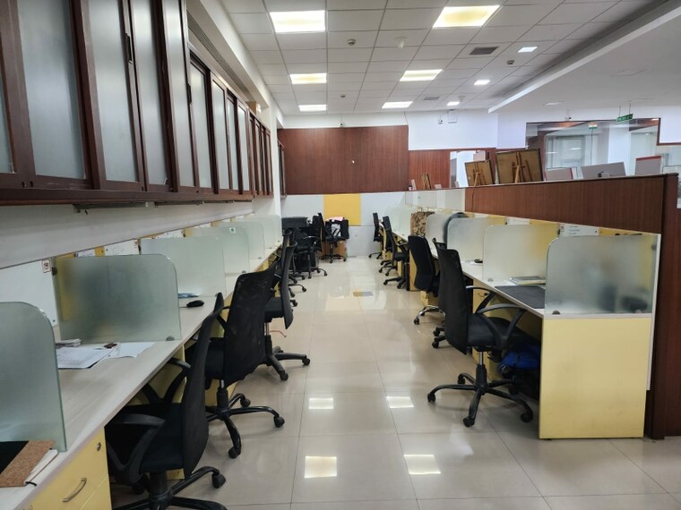 Team Area, citi-mall Commercial Office Space 5050 Sq.Ft. In Andheri West Mumbai 9648855
