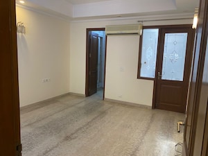 Room in 3 BHK Builder Floor at Greater Kailash ii – for Rent