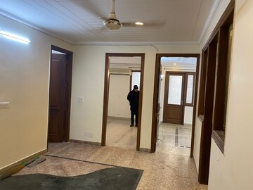 Room in 3 BHK Builder Floor at Greater Kailash ii – for Rent