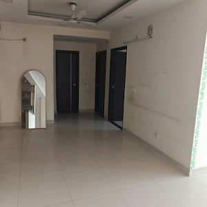 Room in 3 BHK Apartment at Niho Saffron Scottish Garden, Ahinsa Khand 2 – for Rent
