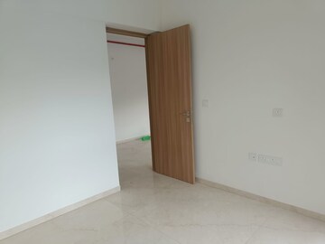 Room in 3 BHK Apartment at Godrej Urban Park, Chandivali – for Rent