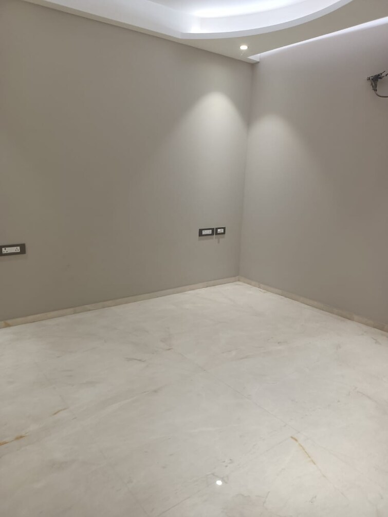 Cover Image, nirman vihar 3 Bedroom 1700 Sq.Ft. Builder Floor In Nirman Vihar Delhi 9648975