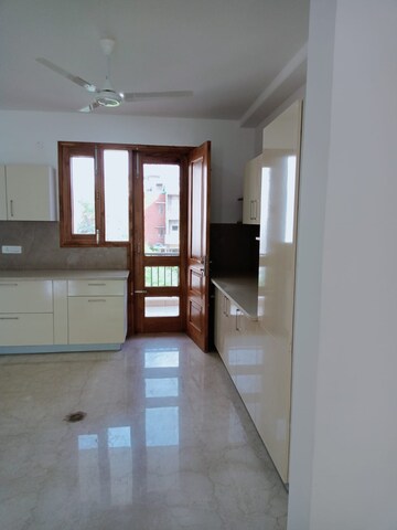 Building Lobby in 5 BHK Builder Floor at Sector 4 – for Sale