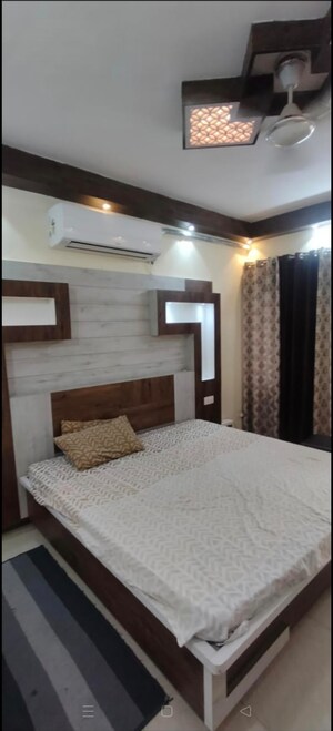 Bedroom in 3 BHK Apartment at Gomti Nagar – for Rent