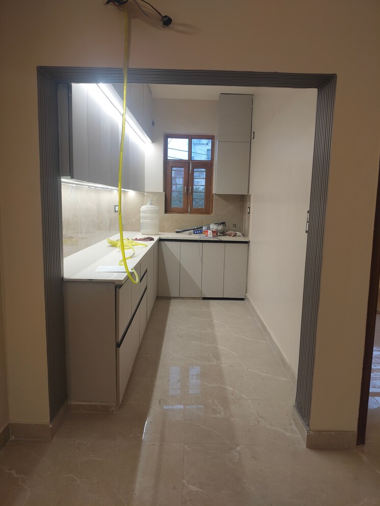 undefined, sainik colony 3 Bedroom 153 Sq.Yd. Builder Floor In Sainik Colony Faridabad 9648951