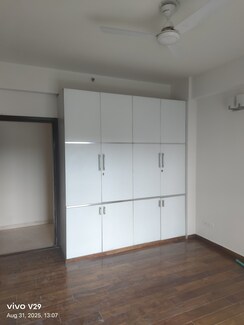 3 BHK + Servant Room Apartment For Sale in Ireo Skyon