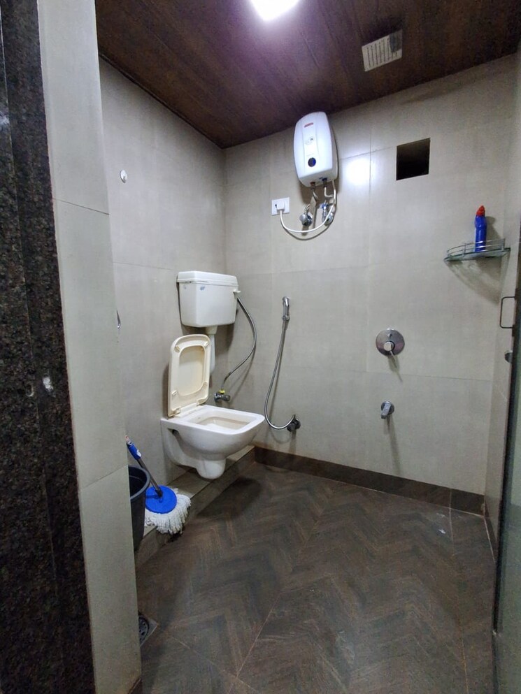 Bathroom, chembur Pg For Girls In Chembur 9649083