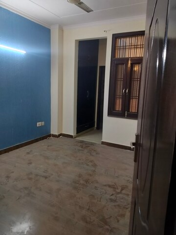 Room in 3 BHK Builder Floor at Sainik Colony – for Sale
