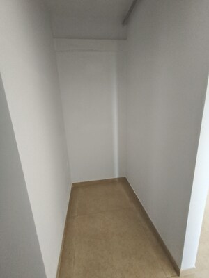 Room in 2.5 BHK Apartment at Lodha Lakeshore Greens, Dombivli East – for Rent