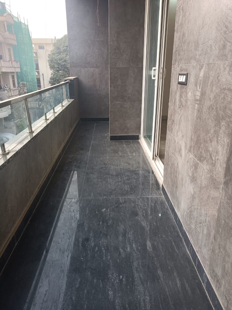 Balcony, shankar vihar 3 Bedroom 1500 Sq.Ft. Builder Floor In Shankar Vihar Delhi 9649402