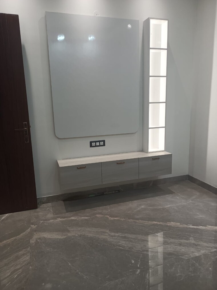 Bedroom, shankar vihar 3 Bedroom 1500 Sq.Ft. Builder Floor In Shankar Vihar Delhi 9649402