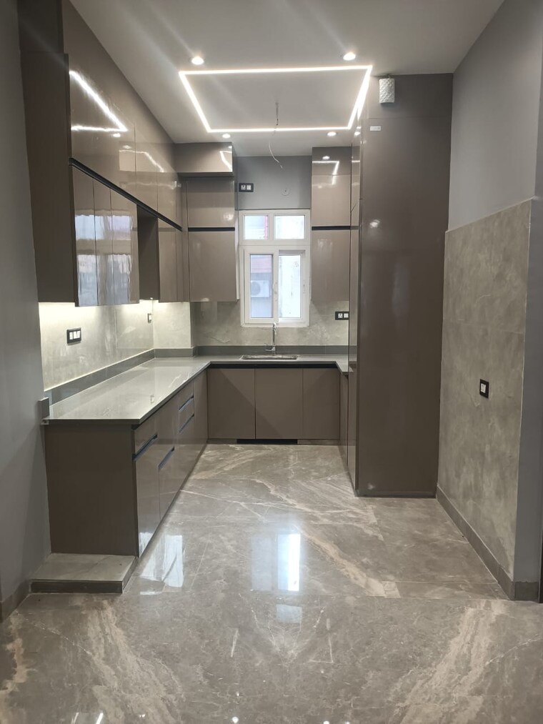 Kitchen, shankar vihar 3 Bedroom 1500 Sq.Ft. Builder Floor In Shankar Vihar Delhi 9649402