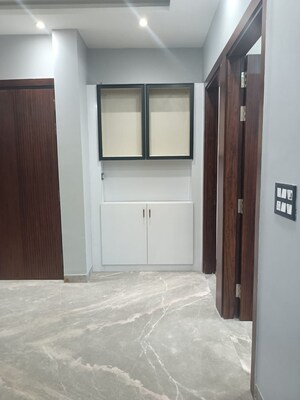 Furnished Amenities in 3 BHK Builder Floor at Shankar Vihar – for Sale