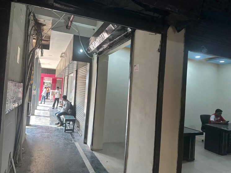 undefined, meridian-view-plaza Commercial Shop 350 Sq.Ft. In Alpha 1 Greater Noida Greater Noida 9649375