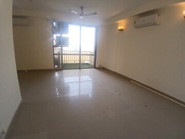 2 BHK Apartment For Rent in Pioneer Park Phase 1, Sector 61