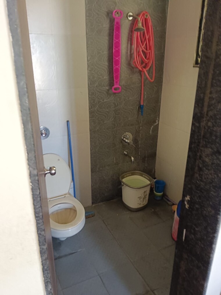 Bathroom, pimple saudagar 2 Bedroom 950 Sq.Ft. Apartment In Pimple Saudagar Pune 9649015