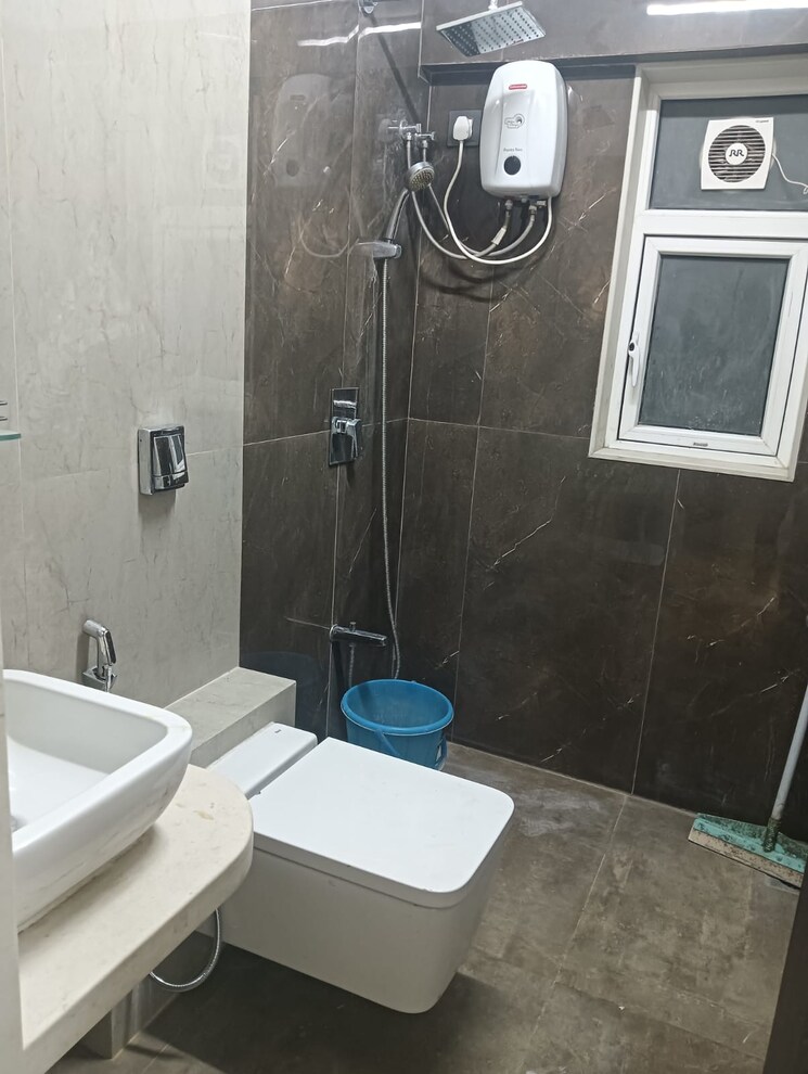 Bathroom, dadar east 2 Bedroom 894 Sq.Ft. Apartment In Dadar East Mumbai 9649304