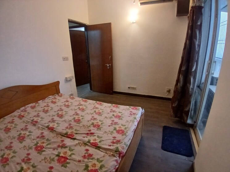 Bedroom, dlf-regency-park-i 2 Bedroom 1108 Sq.Ft. Apartment In Dlf Phase iv Gurgaon 9649435