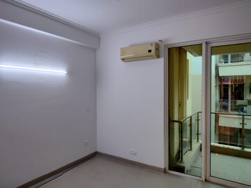 Room in 3 BHK Builder Floor at Ansal API Esencia, Sector 67 – for Rent