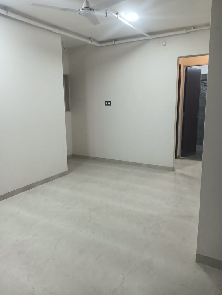 Room, dadar east 2 Bedroom 897 Sq.Ft. Apartment In Dadar East Mumbai 9649398