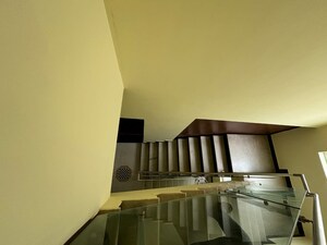 Staircase in 3.5 BHK Apartment at Vaishnavi  Orchids, Kaikondrahalli – for Rent