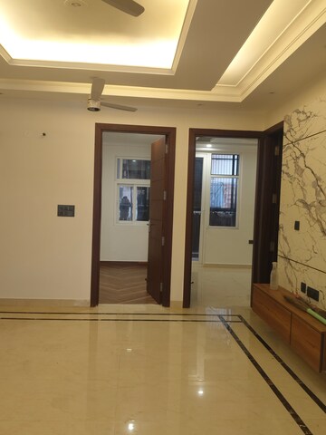 Building Lobby in 3 BHK Builder Floor at Sainik Colony – for Sale