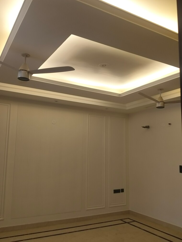 undefined, sainik colony 3 Bedroom 152 Sq.Yd. Builder Floor In Sainik Colony Faridabad 9649540