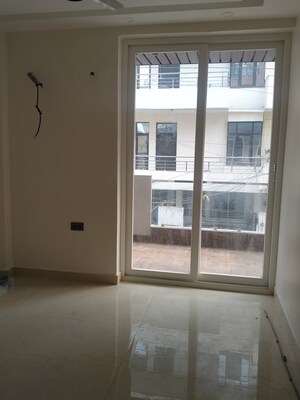 Room in 3 BHK Builder Floor at Sainik Colony – for Sale