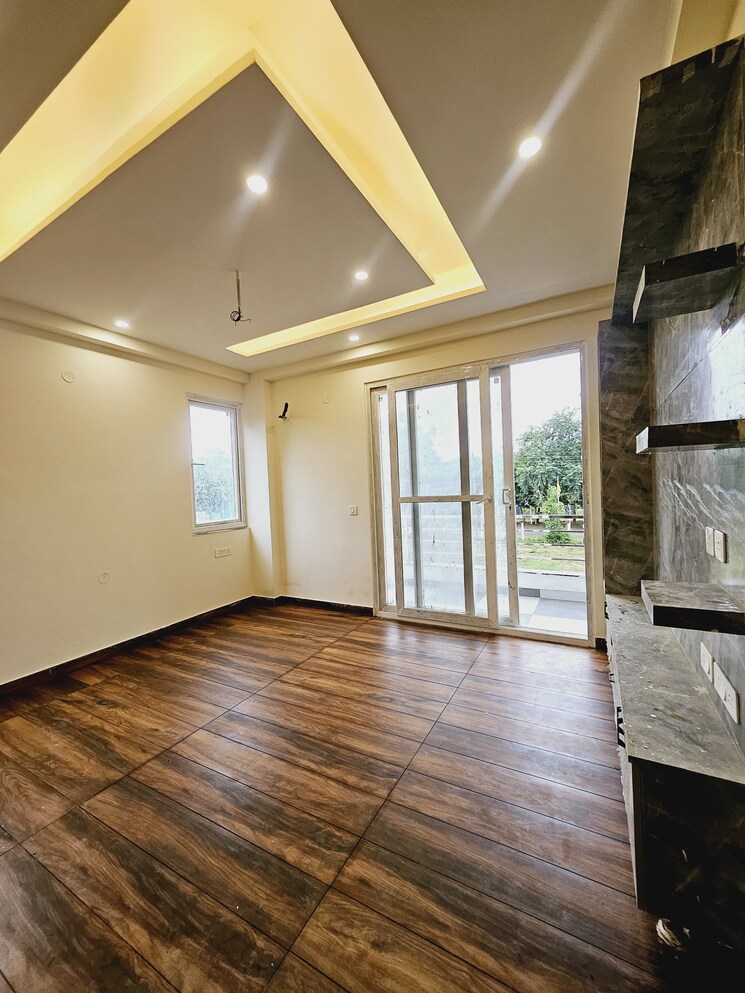 Room, vipul-world-floors 3 Bedroom 232 Sq.Yd. Builder Floor In Sector 48 Gurgaon 9649545