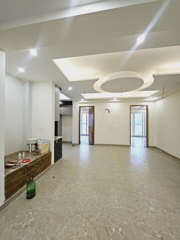 Room in 3 BHK Builder Floor at Vipul World Floors, Sector 48 – for Sale