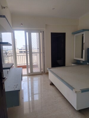 Kitchen in 3 BHK Apartment at Omaxe R2, Gomti Nagar – for Rent